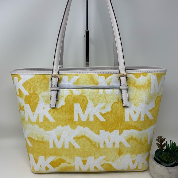 Michael Kors Medium Carryall Tote - Picture 8 of 11